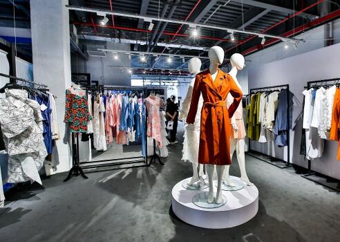 <strong>数码印花</strong>在时尚产业的应用潜力巨大